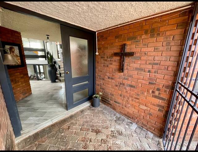 BUSINESS FOR SALE IN KRUGERSDORP CENTRAL